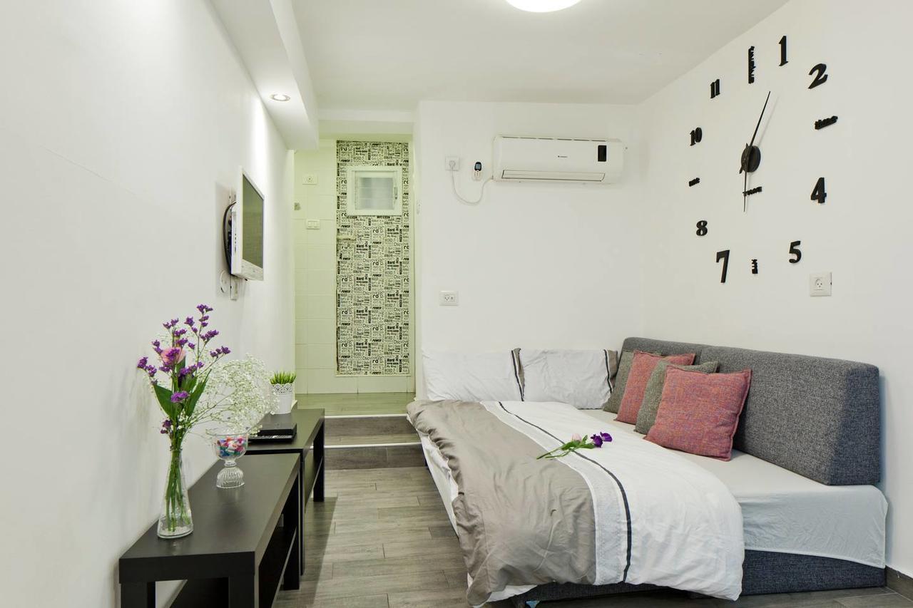 Stunning Studio By The Beach Тел Авив Екстериор снимка